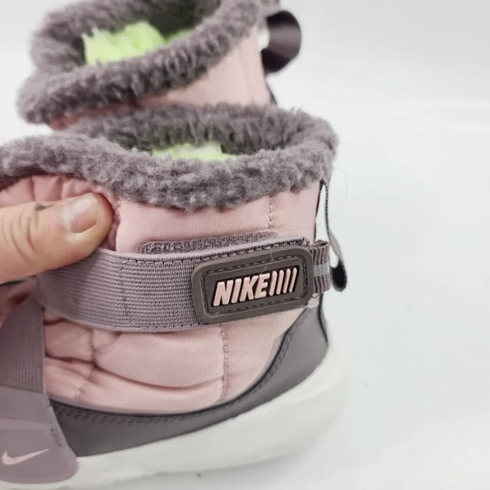 Nike girl pink